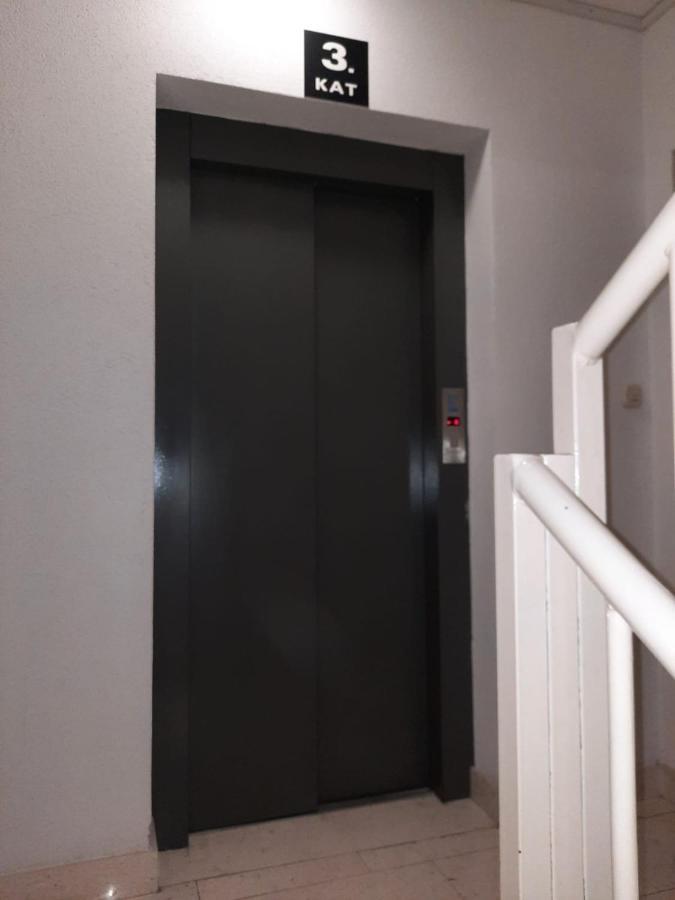 Spacious Apartment Smile With Terrace And Secure Garage Split Dış mekan fotoğraf