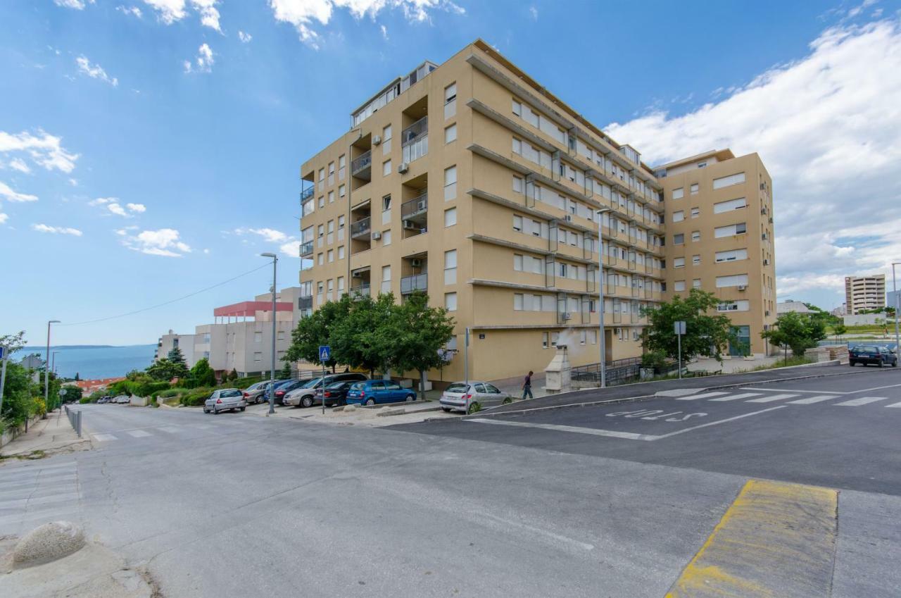 Spacious Apartment Smile With Terrace And Secure Garage Split Dış mekan fotoğraf